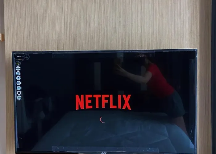 Apartment Cozy At Makati With Netflix, Pool & Wifi Manila